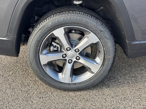 New 2025 Jeep Grand Cherokee L Limited w/ Trailer Tow Package image 5