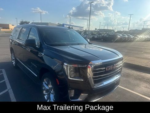 Used 2021 GMC Yukon XL SLT w/ SLT Luxury Plus Package AWD/4WD image 2