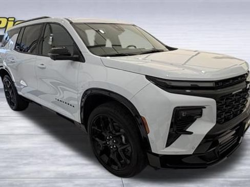New 2026 Chevrolet Traverse RS image 8