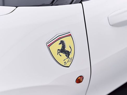 Used 2018 Ferrari 488 GTB RWD image 26