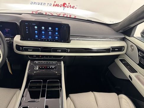 New 2025 Lincoln Aviator Black Label image 12