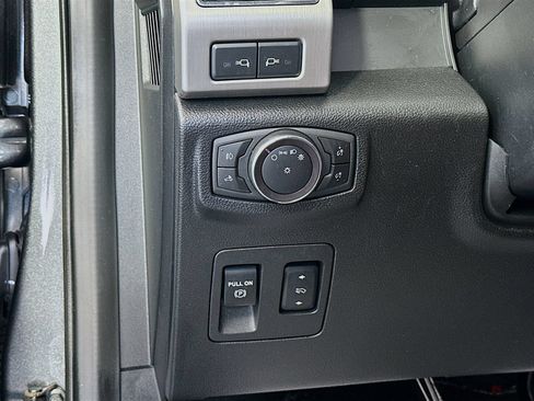 Used 2019 Ford F150 Platinum w/ Equipment Group 701A Luxury AWD/4WD image 10