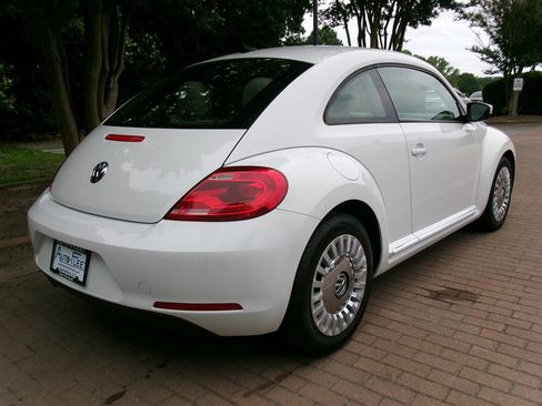 Used 2014 Volkswagen Beetle 1.8T FWD image 7