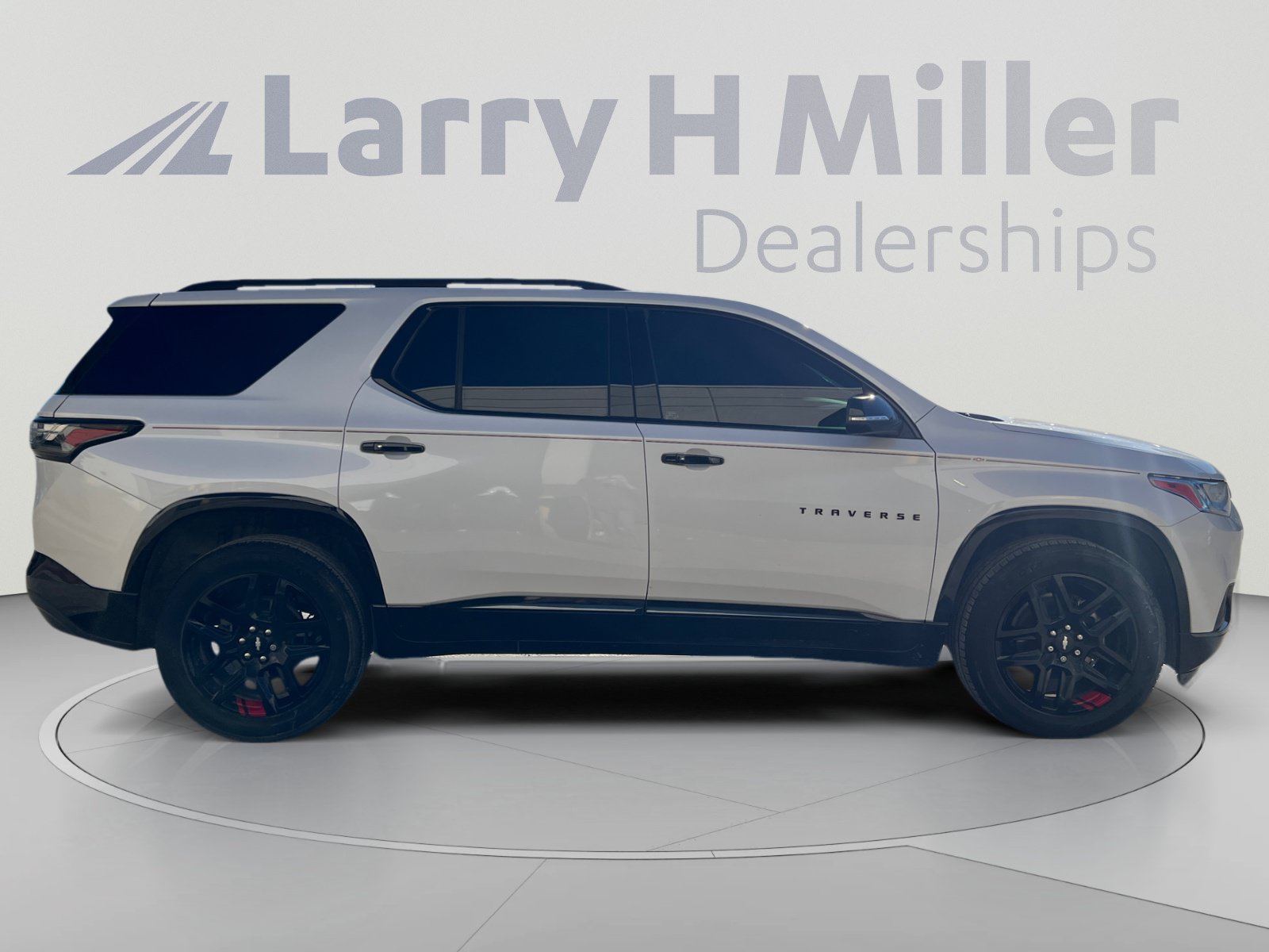 Used 2021 Chevrolet Traverse Premier w/ Redline Edition FWD image 6