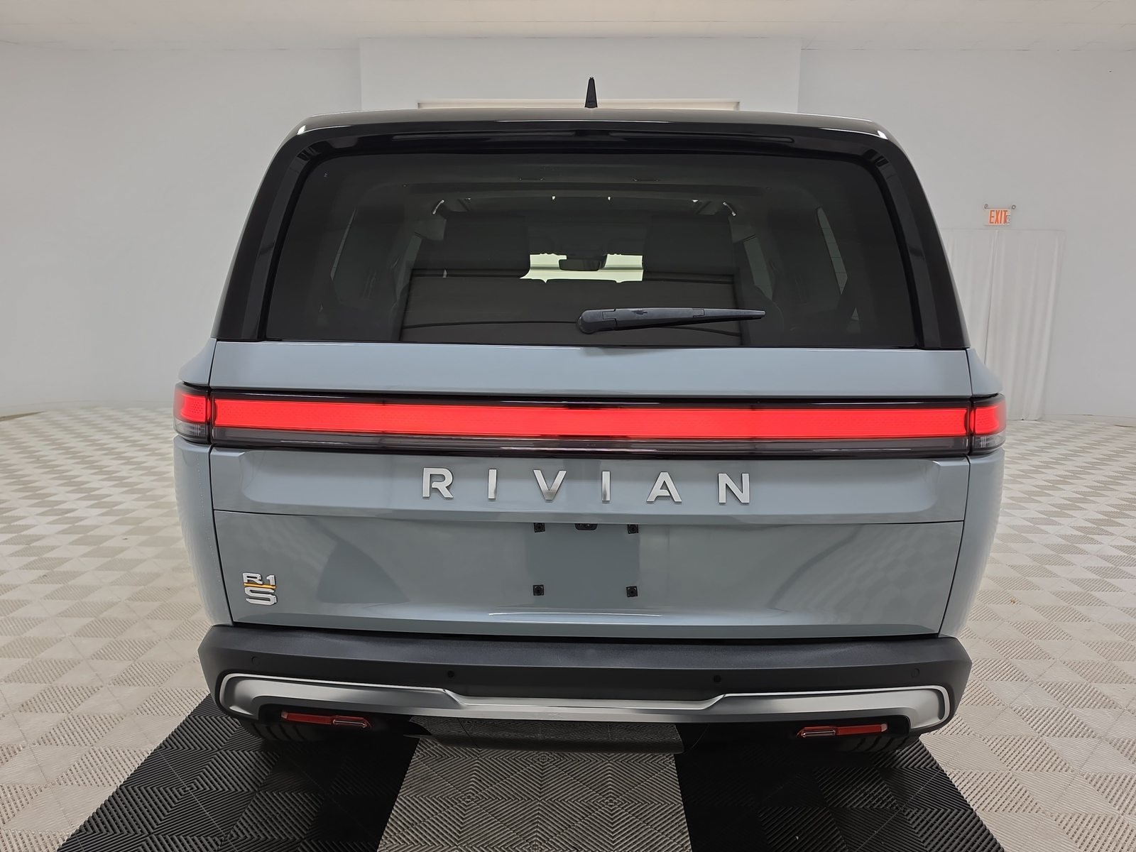 Used 2023 Rivian R1S Adventure Quad AWD/4WD image 4