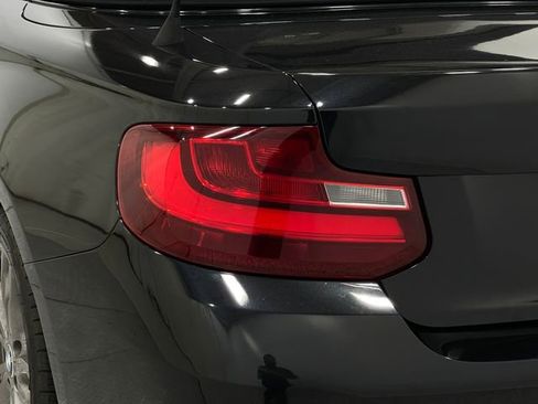 Used 2016 BMW M235i Convertible image 32