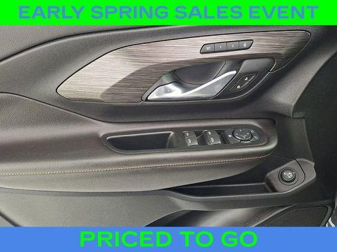 Used 2021 GMC Terrain SLT w/ Infotainment Package II image 14