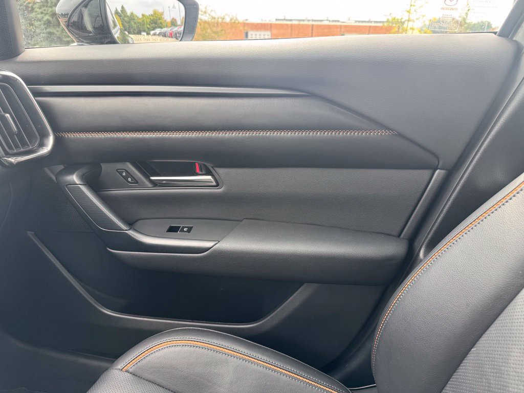 Certified 2024 MAZDA CX-50 AWD 2.5 S w/ Accent Package image 22