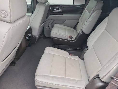 Used 2024 GMC Yukon SLT image 17
