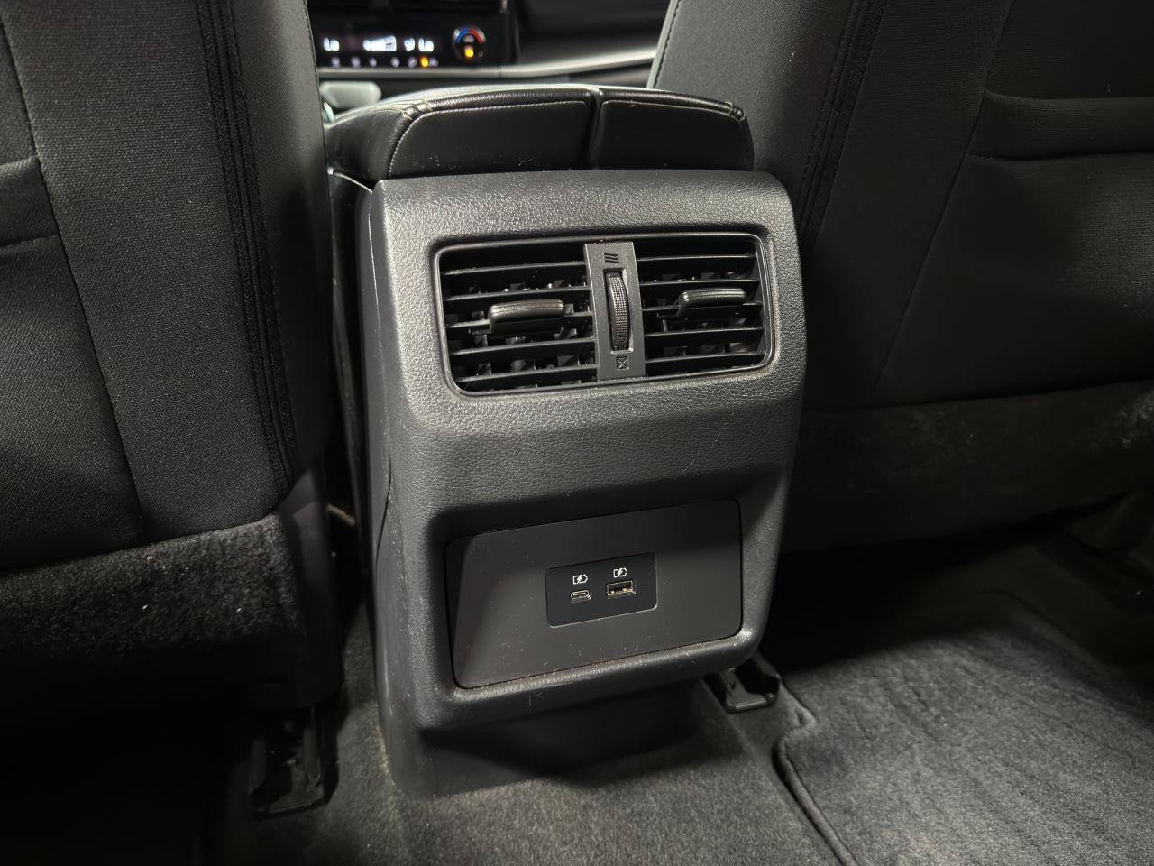 Used 2022 Nissan Rogue SV FWD image 16