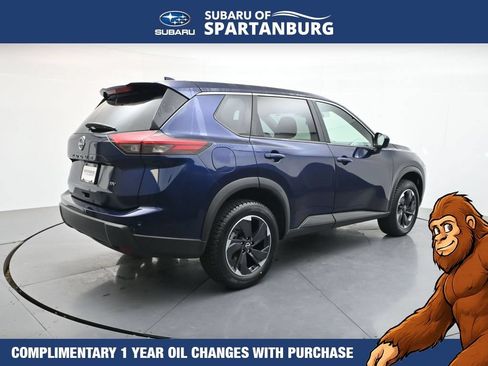 Used 2024 Nissan Rogue SV FWD image 8