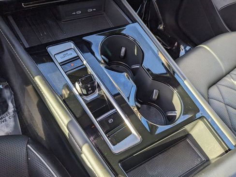 Used 2025 Volkswagen Atlas SEL Premium R-Line AWD/4WD image 25