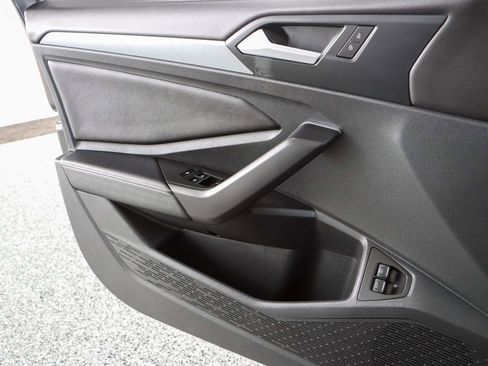 Used 2024 Volkswagen Jetta SE image 22