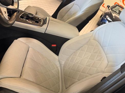 Used 2024 BMW X7 xDrive40i w/ Premium Package AWD/4WD image 55