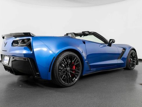 Used 2015 Chevrolet Corvette Z06 w/ 3LZ Preferred Equipment Group image 8