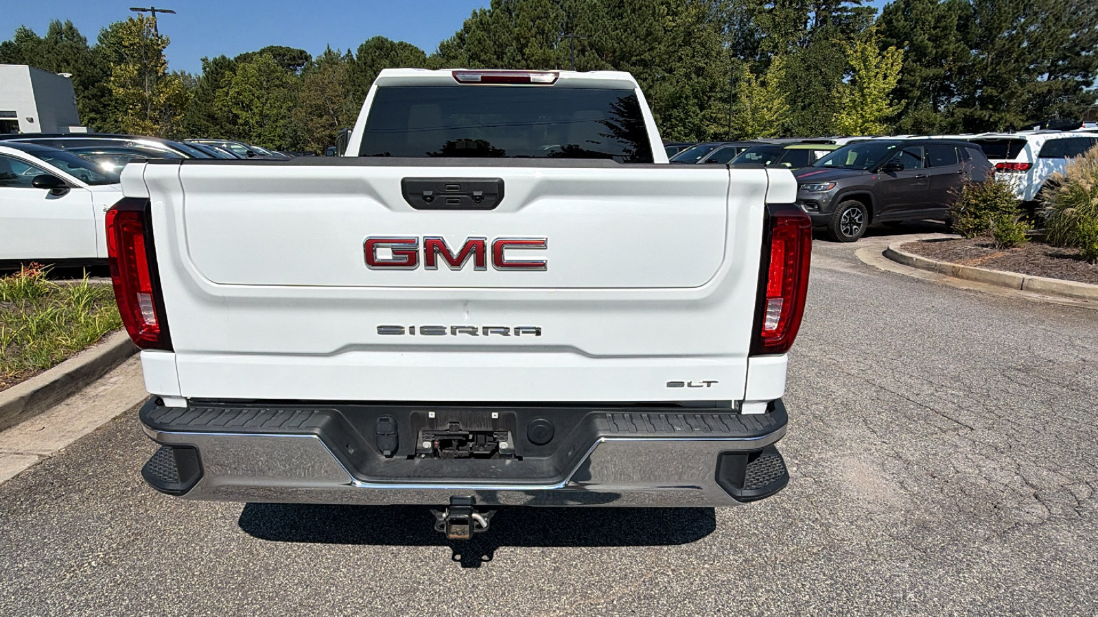 Used 2025 GMC Sierra 1500 SLT AWD/4WD image 9