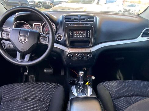 Used 2016 Dodge Journey SE w/ Flexible Seating Group image 16