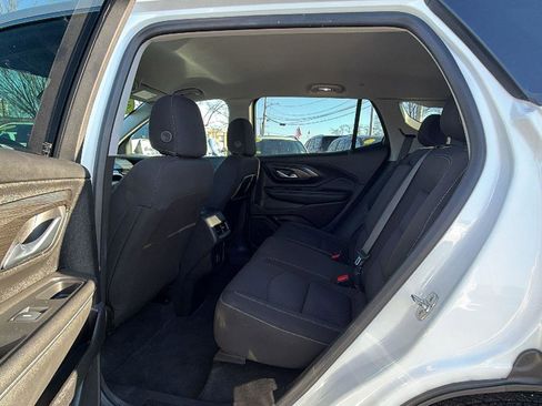 Used 2024 GMC Terrain SLE image 26