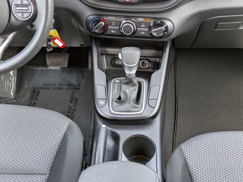 Used 2023 Kia Soul LX w/ LX Technology Package FWD image 17