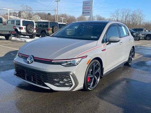 Used 2025 Volkswagen GTI SE image 7