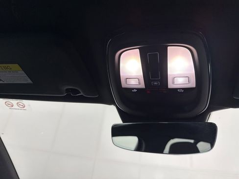 Used 2025 Volvo XC40 B5 Core AWD/4WD image 11