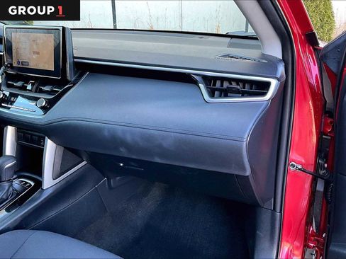 Used 2023 Toyota Corolla Cross LE w/ Moonroof Package image 19