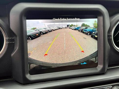 Used 2022 Jeep Wrangler Unlimited Sahara w/ Cold Weather Group image 30