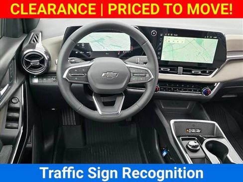 New 2026 Chevrolet Equinox LT w/ Convenience Package II AWD/4WD image 18