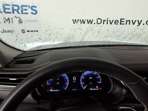 Used 2023 Jeep Grand Cherokee L Limited image 24