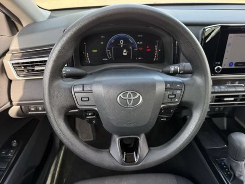 Used 2025 Toyota Camry LE FWD image 13