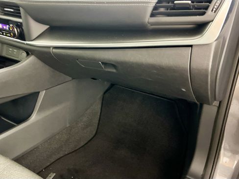 Used 2024 Nissan Rogue SV image 35