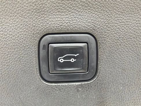 Used 2023 Buick Enclave Essence w/ Experience Buick Package image 17