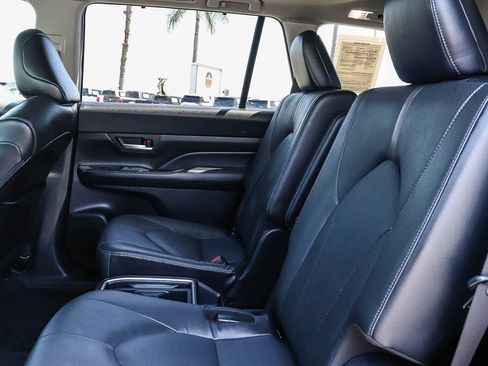 Used 2024 Toyota Grand Highlander AWD image 22
