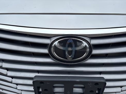 Used 2021 Toyota Avalon XLE image 28