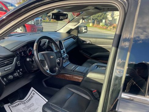 Used 2017 Chevrolet Suburban Premier image 11