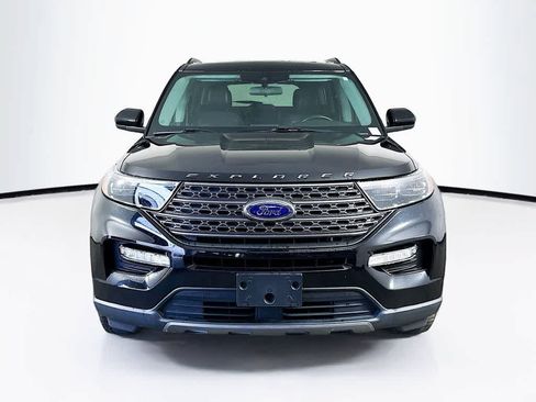 Certified 2022 Ford Explorer XLT w/ Equipment Group 202A AWD/4WD image 6