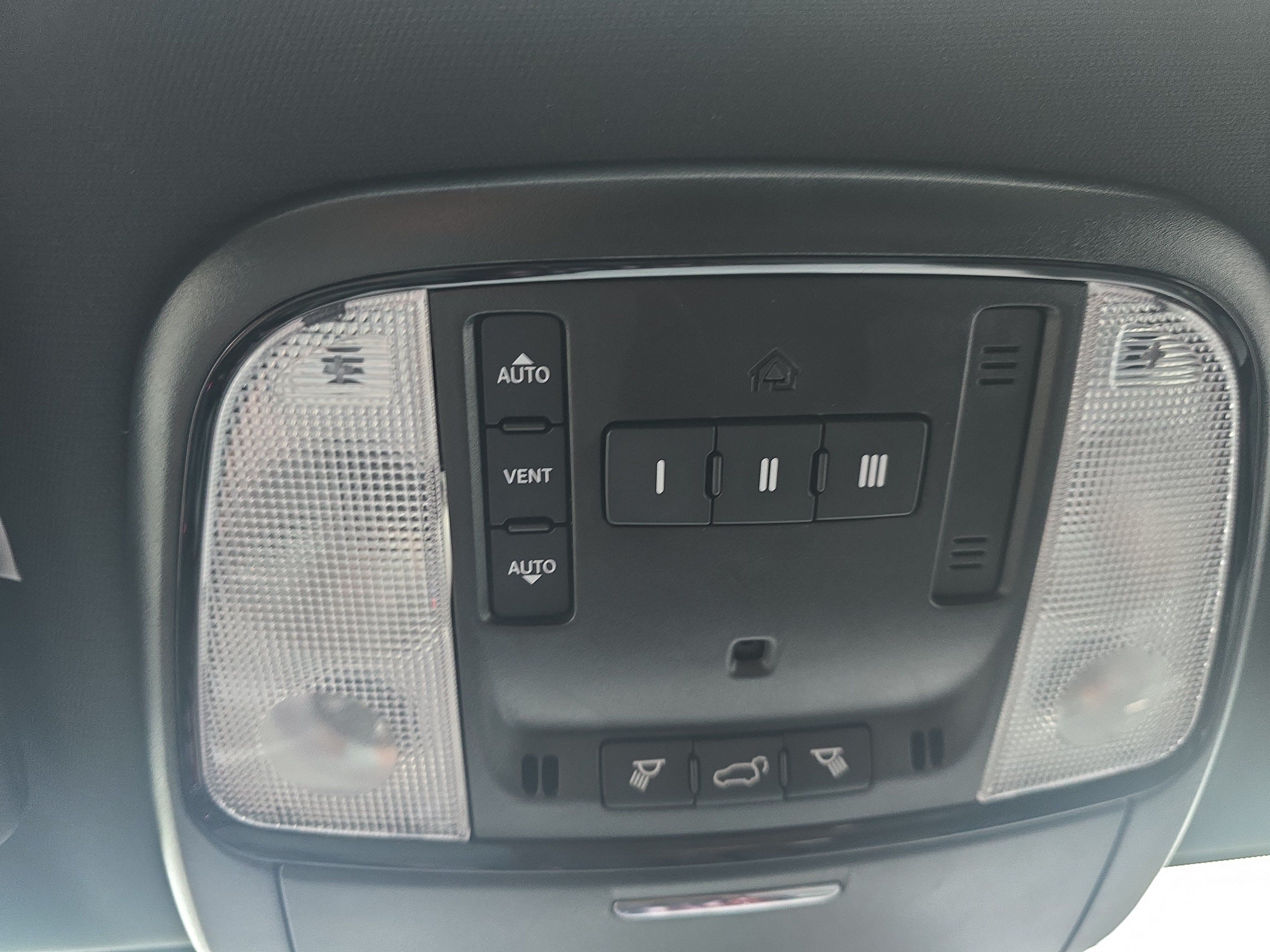 Used 2025 Dodge Durango GT AWD/4WD image 42