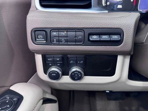 Certified 2021 GMC Yukon Denali AWD/4WD image 27