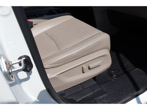 Used 2018 Honda Odyssey Elite image 16