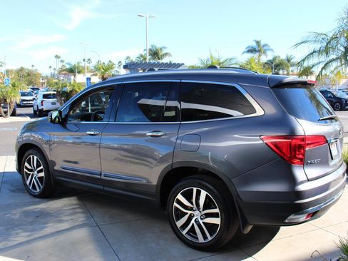 Used 2017 Honda Pilot Touring image 7