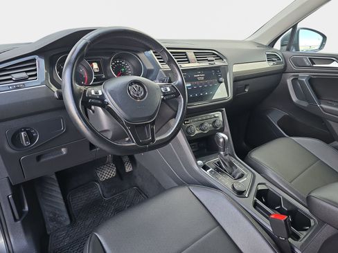 Used 2018 Volkswagen Tiguan SE image 19