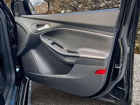 Used 2017 Ford Focus RS image 22