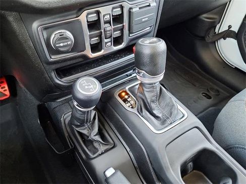 Used 2024 Jeep Wrangler Sport S image 26