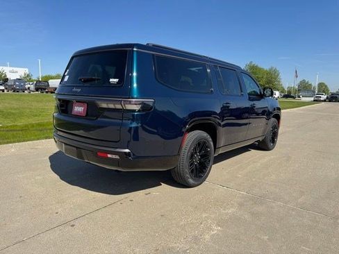 New 2026 Jeep Grand Wagoneer L Limited AWD/4WD image 7