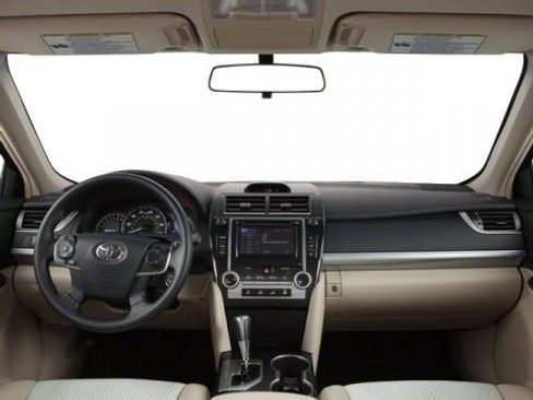 Used 2012 Toyota Camry SE w/ Leather Pkg FWD image 7