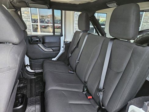 Used 2018 Jeep Wrangler Unlimited Sport S image 19
