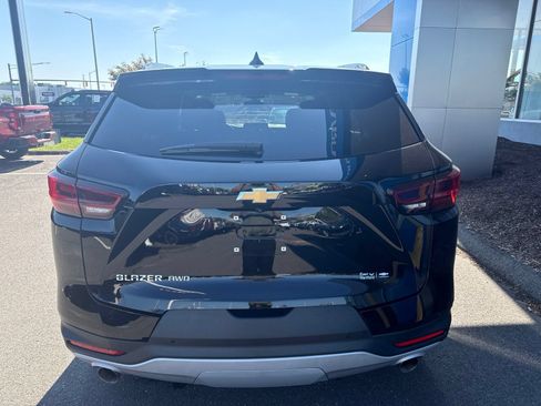 Used 2025 Chevrolet Blazer LT AWD/4WD image 7