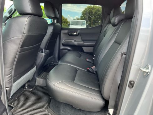 Used 2021 Toyota Tacoma TRD Off-Road AWD/4WD image 23