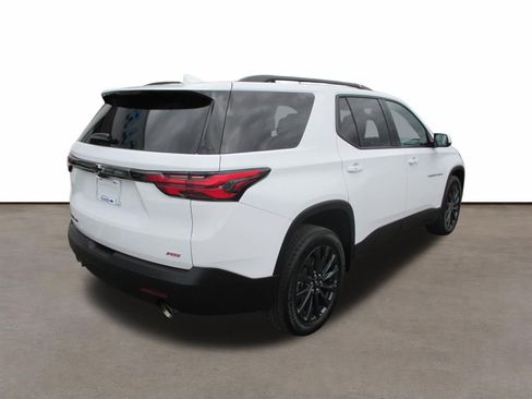 Used 2023 Chevrolet Traverse RS AWD/4WD image 3