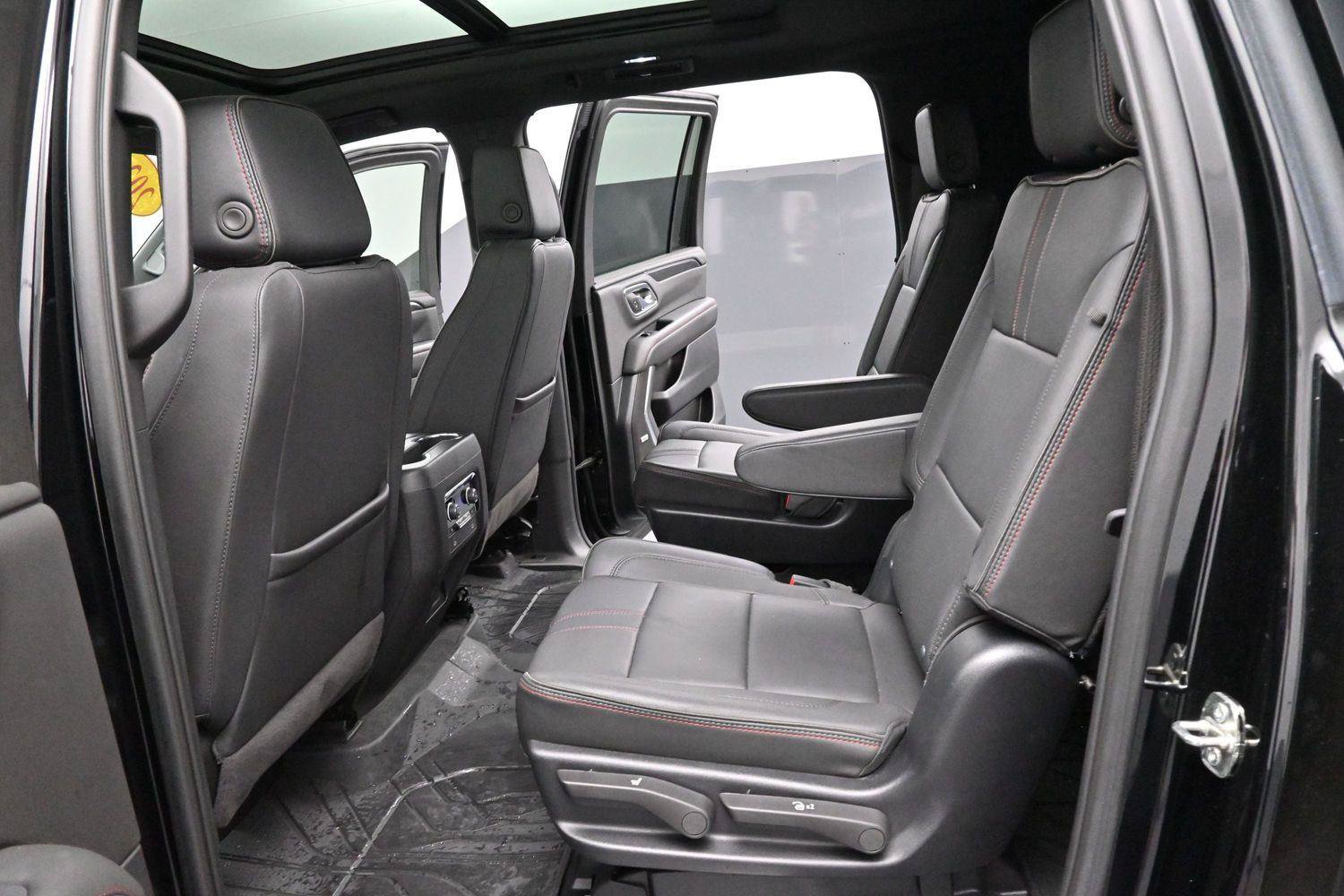 Used 2024 Chevrolet Suburban RST w/ Luxury Package AWD/4WD image 33